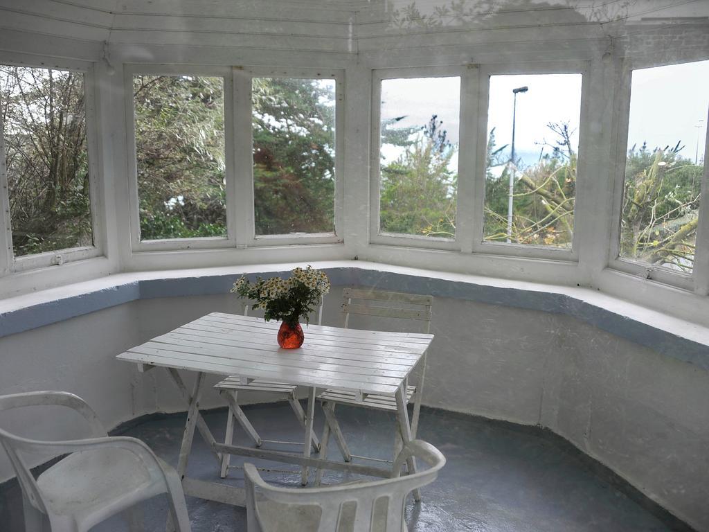 Beautiful Holiday Home With Sea View In Erquy Rum bild